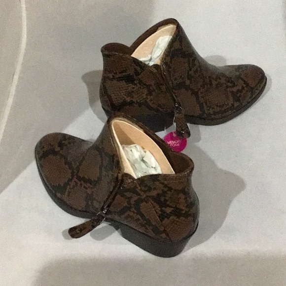 SO Angelfish Brown Faux Snakeskin Ankle Boots - Picture 5 of 10